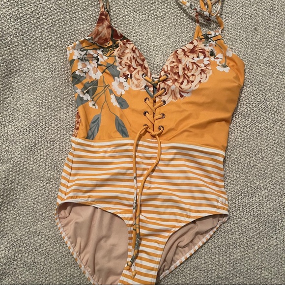 Albion Fit 🌻 the Rachel One Piece Swimsuit NWT - Picture 5 of 6